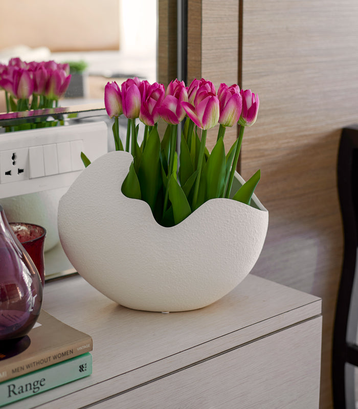 Egg Shell Vase