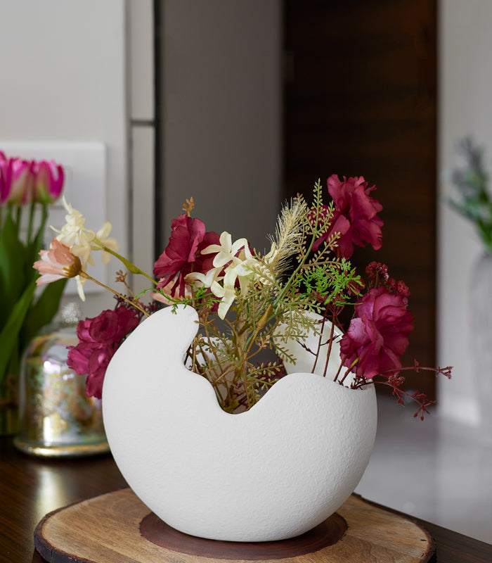 Egg Shell Vase