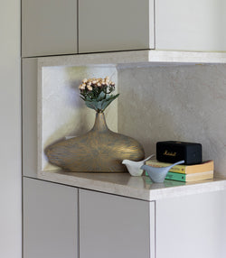Elise Vase