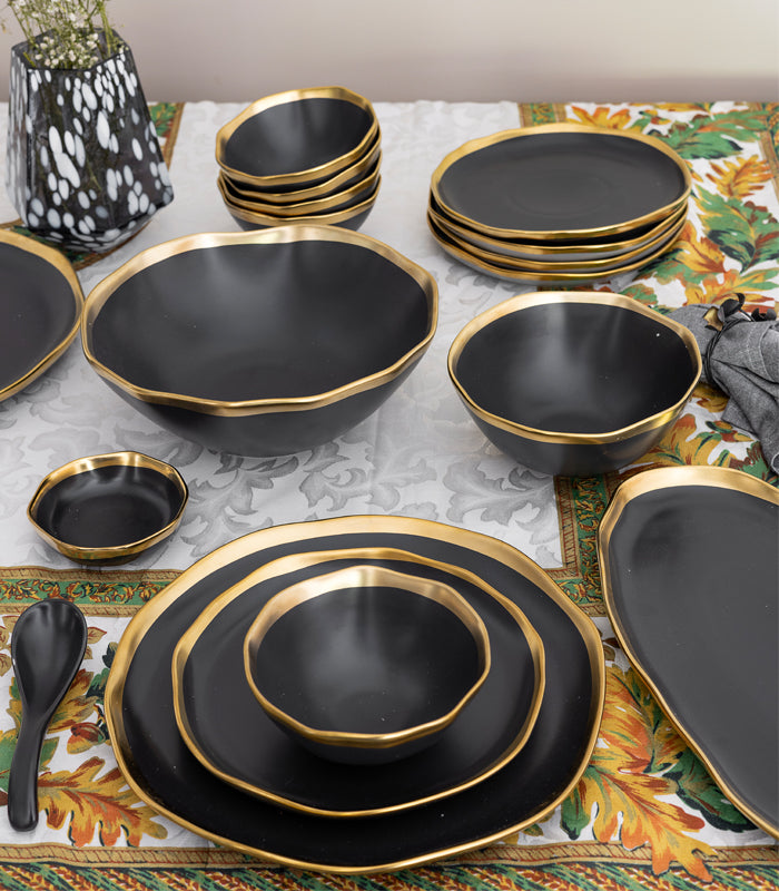 Gold Edged Black Dinner Set1