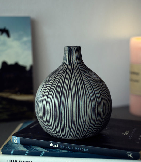 Linear Bud Vase