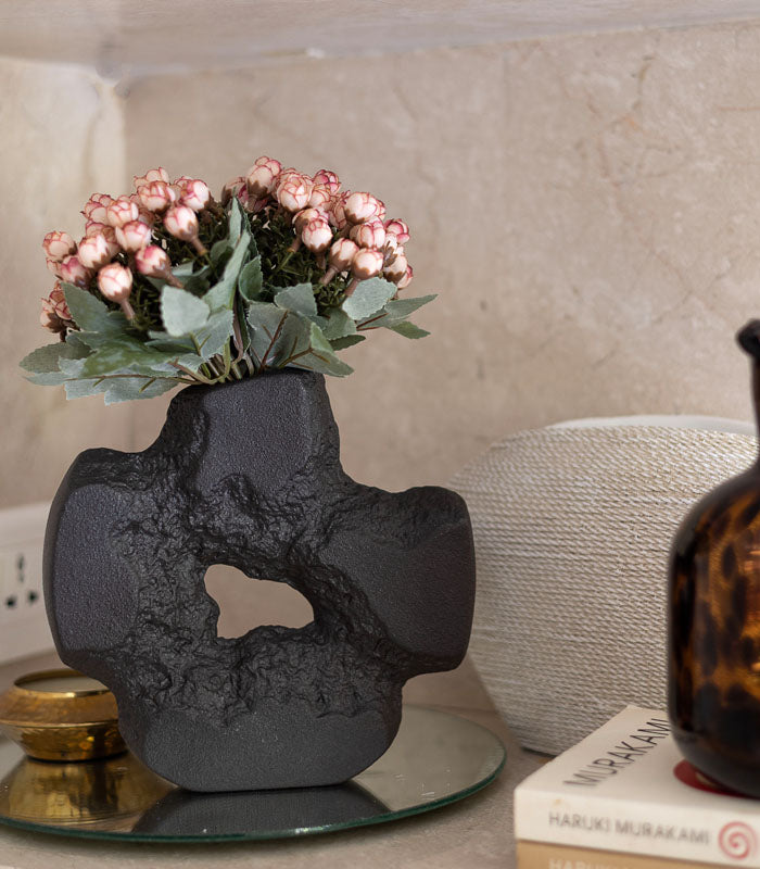 Obsidian Vase - Black