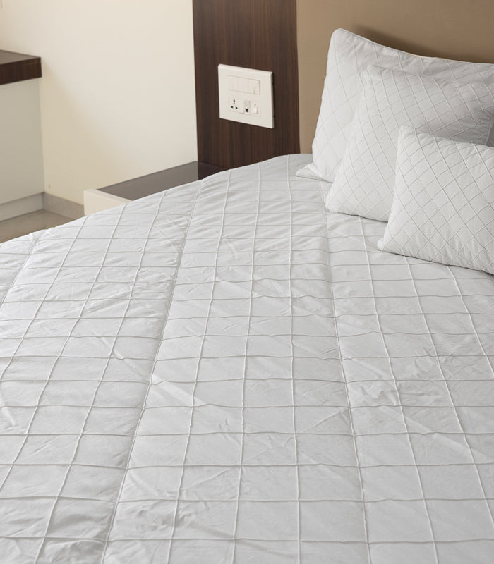 Astrid Ivory Diamond Bedcover Set