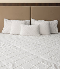 Astrid Ivory Diamond Bedcover Set