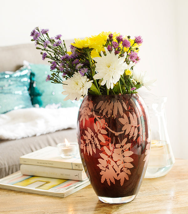 Garden Shire Deep Red Bulb Vase