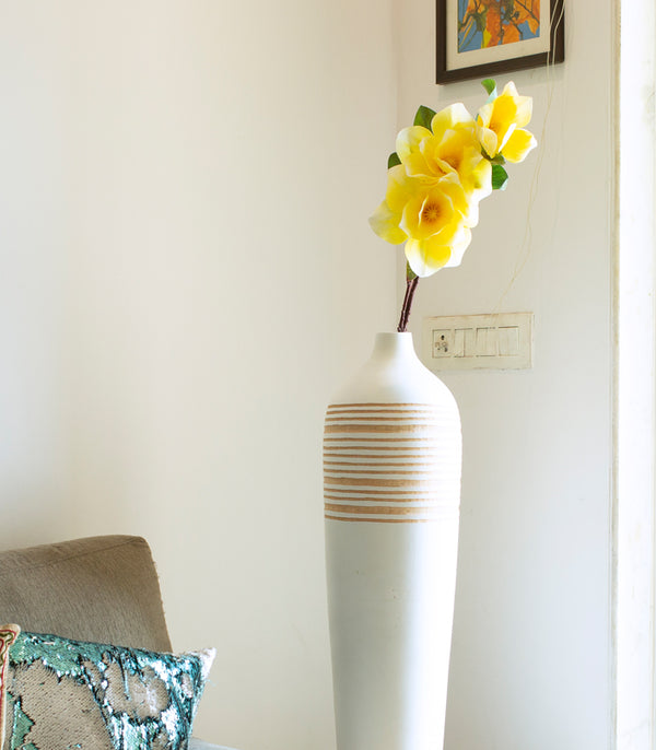 Magnolia Tri yellow